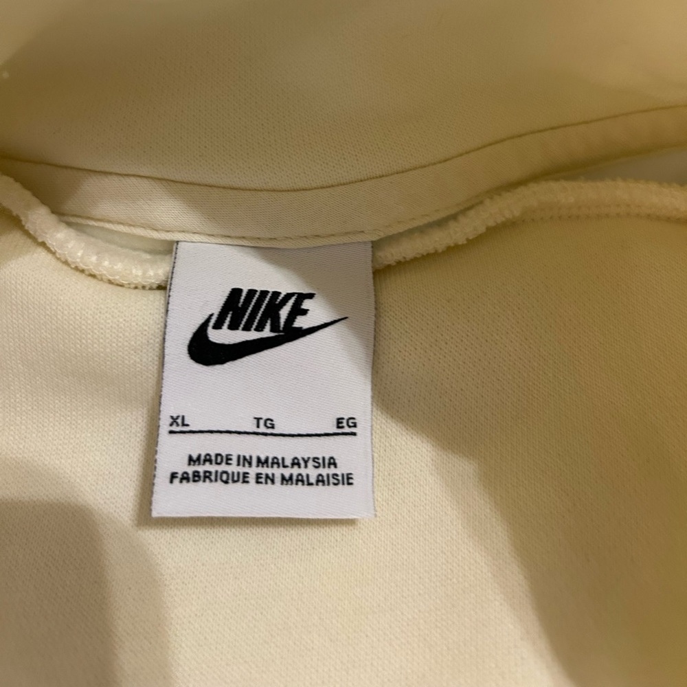 Nike xl youth or women’s small